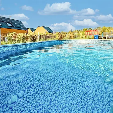 Stunning In With Wifi, Heated Swimming Pool And 2 Bedrooms 2
