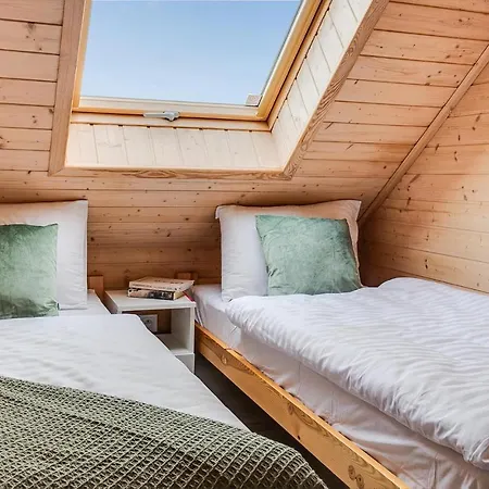 Holiday home Stunning In With Wifi, Heated Swimming Pool And 2 Bedrooms 2 *