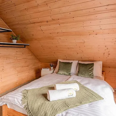 Holiday home Stunning In With Wifi, Heated Swimming Pool And 2 Bedrooms 2 *
